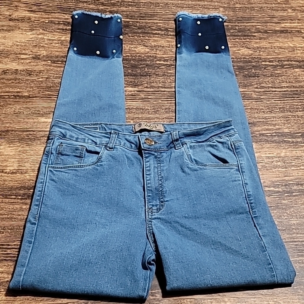 MKYB premium Jeans jeweled ankles size 9 Excellent preworn condition women's